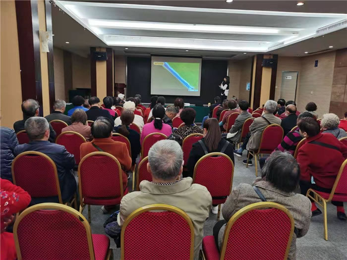 綿陽(yáng)中旅假日旅行社舉行新疆南疆專(zhuān)列(漠河專(zhuān)列)華陽(yáng)避暑線(xiàn)路推薦會(huì)暨客戶(hù)答謝會(huì)