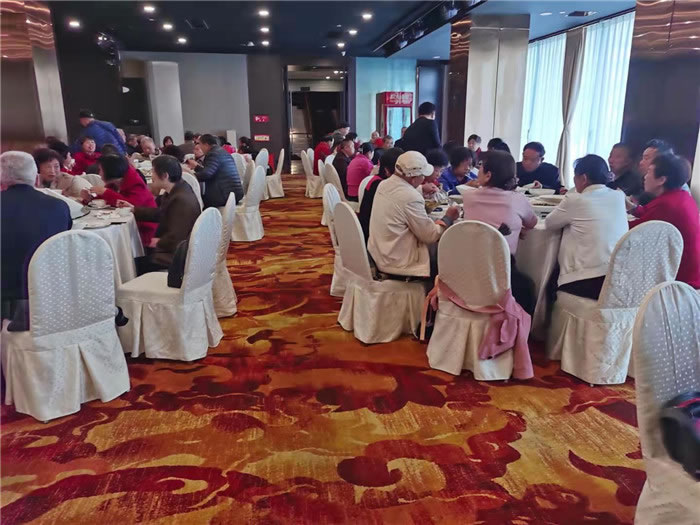 綿陽(yáng)中旅假日旅行社舉行新疆南疆專(zhuān)列(漠河專(zhuān)列)華陽(yáng)避暑線(xiàn)路推薦會(huì)暨客戶(hù)答謝會(huì)